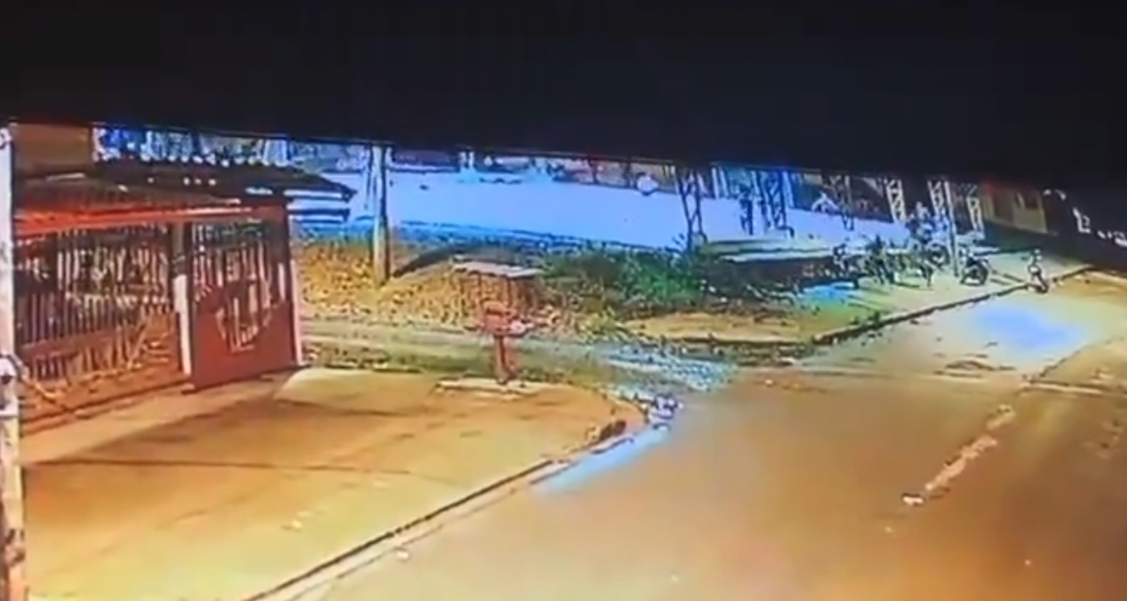 Ataque armado en cancha deportiva en Azuay deja 3 muertos