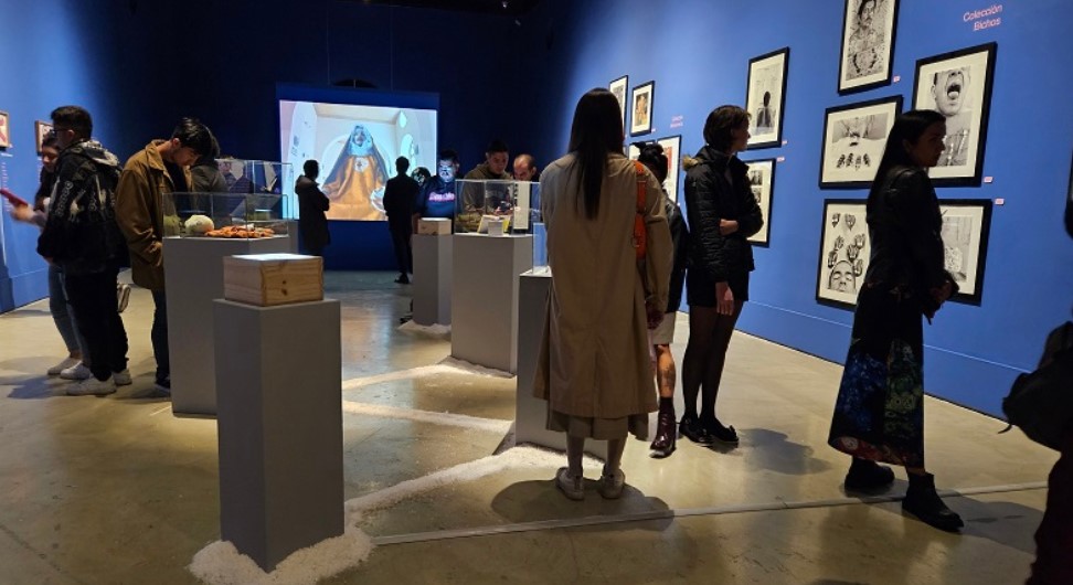 Exposición en Quito busca combatir la discriminación por VIH