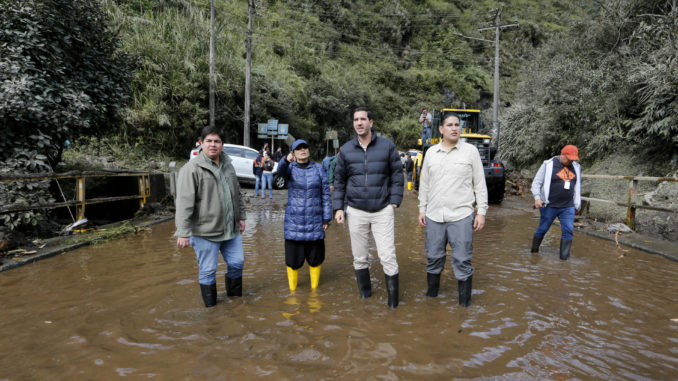 Suben a 14 los muertos y a 27 los heridos por lluvias en Ecuador, 7 siguen desaparecidos