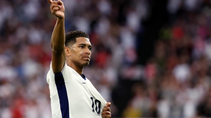 UEFA EURO 2024 - Group C Serbia vs England Gelsenkirchen (Germany), 16/06/2024.- Jude Bellingham of England celebrates scoring the 1-0 during the UEFA EURO 2024 group C match between Serbia and England in Gelsenkirchen, Germany, 16 June 2024. (Alemania) EFE/EPA/CHRISTOPHER NEUNDORF
