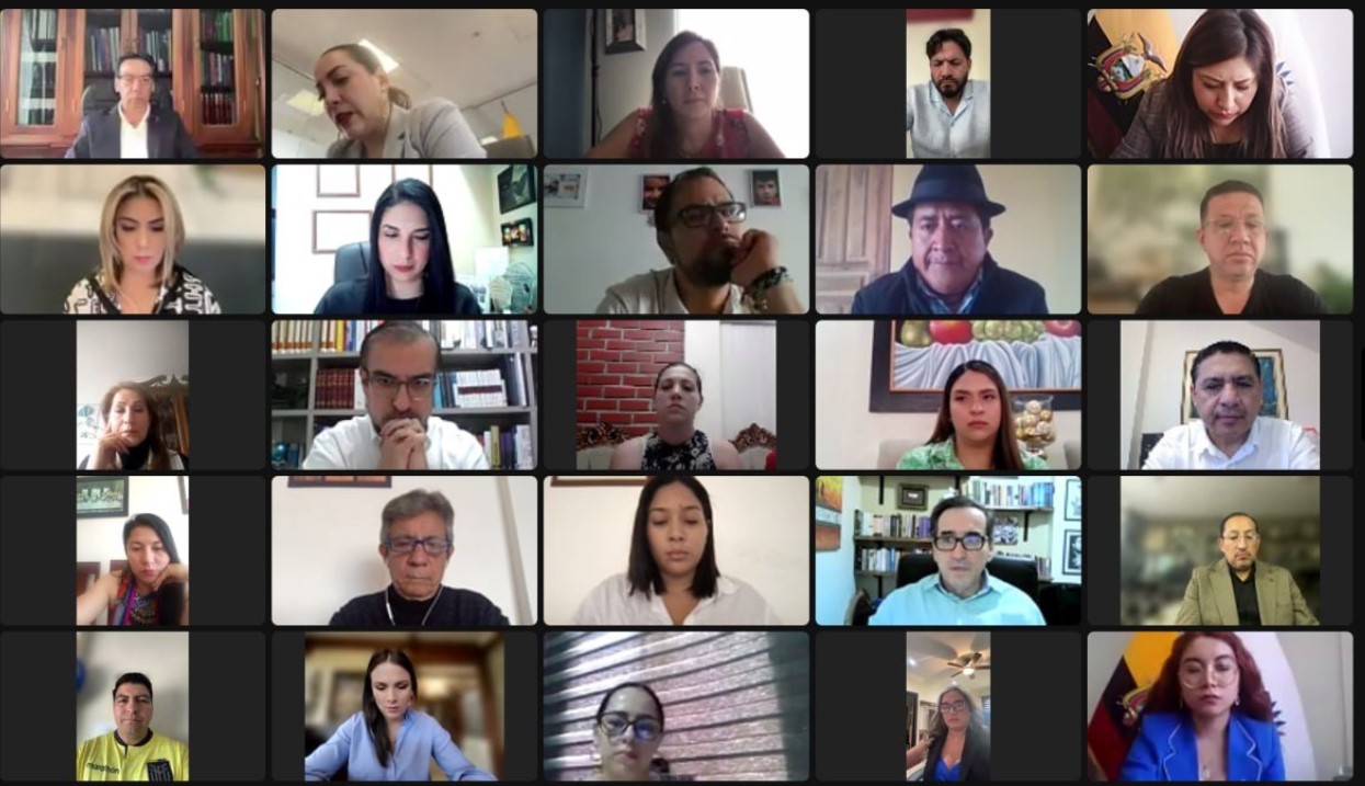 El oficialismo llama a legisladores votar en favor del enjuiciamiento penal de Abad