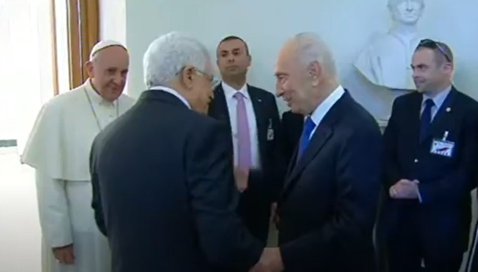 El papa pide tregua en Gaza y trabajar por la paz