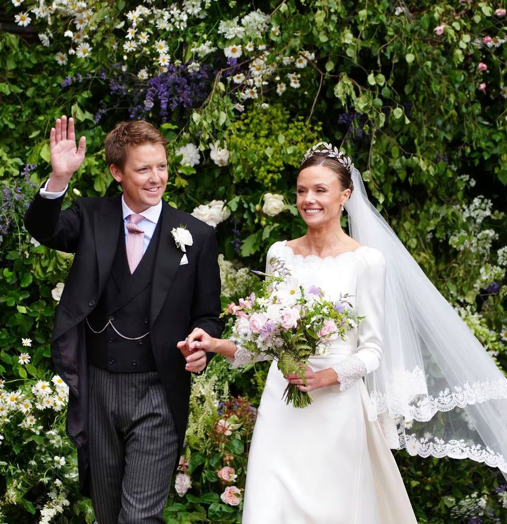 El príncipe Guillermo asiste a la boda de su amigo el duque de Westminster