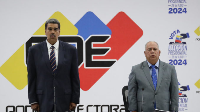 Entrega del acta de juramentación del presidente electo de Venezuela