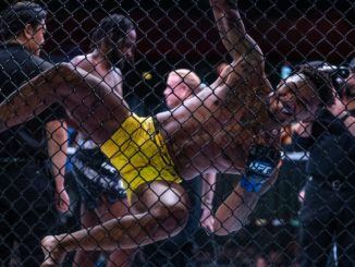 Michael Morales celebra su triunfo. Foto: @ufc