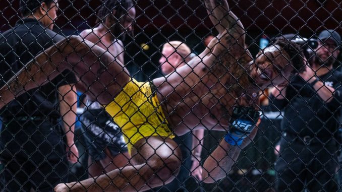 Michael Morales celebra su triunfo. Foto: @ufc Michael Morales celebra su triunfo. Foto: @ufc