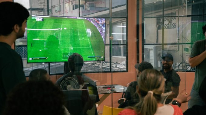 La actividad no solo ofreció diversión, sino que también fortaleció los lazos entre los miembros del equipo de ParadaisDDB. La actividad no solo ofreció diversión, sino que también fortaleció los lazos entre los miembros del equipo de ParadaisDDB.