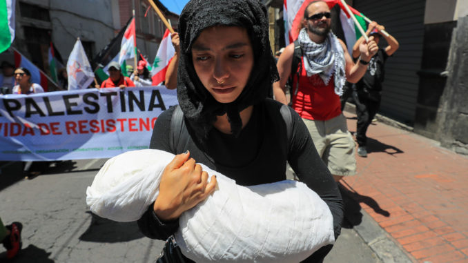 Activistas piden en Quito "detener el genocidio" en Gaza y que EE. UU. "frene a Netanyahu"