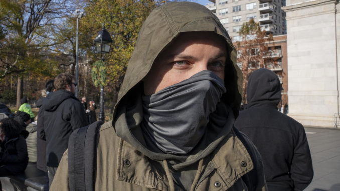 Nueva York celebra concurso de gente que se parece al sospechoso de matar a Brian Thompson