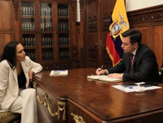 El presidente de la República, Daniel Noboa, e Inés Manzano, ministra encargada de Energía y Minas, en Carondelet, Quito, el pasado 15 de octubre de 2024.