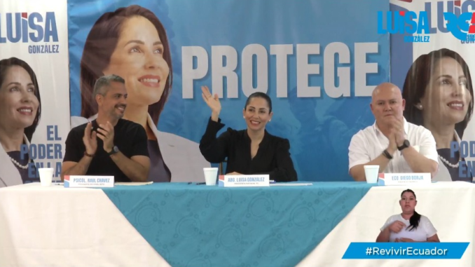 Luisa González, Diego Borja y Raúl Chávez, en rueda de prensa, en Esmeraldas Luisa González, Diego Borja y Raúl Chávez, en rueda de prensa, en Esmeraldas
