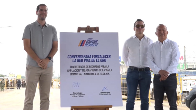 Daniel Noboa, Roberto Luque, Clemente Bravo Riofrio, presidente saliente y candidato, en conjunto del ministro de Transporte y Obras Públicas, por ADN, listado 7, y el prefecto de El Oro, en rueda de prensa, en Machala. Daniel Noboa, Roberto Luque, Clemente Bravo Riofrio, presidente saliente y candidato, en conjunto del ministro de Transporte y Obras Públicas, por ADN, listado 7, y el prefecto de El Oro, en rueda de prensa, en Machala.