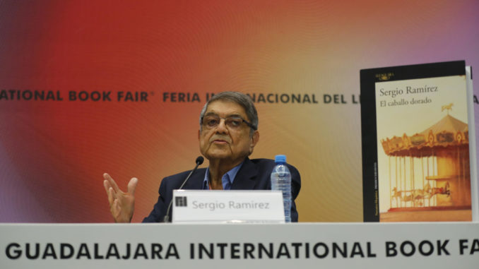 Sergio Ramírez asume en la FIL su "obligación" de narrar las injusticias de Nicaragua