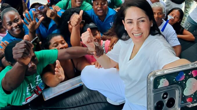 Luisa González, candidata del correísmo, en un acto proselitista por inicio de campaña electoral en Esmeraldas, el pasado 7 de enero de 2025. Foto tomada en la cuenta oficial de González en X.