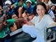 Luisa González, candidata del correísmo, en un acto proselitista por inicio de campaña electoral en Esmeraldas, el pasado 7 de enero de 2025. Foto tomada en la cuenta oficial de González en X.