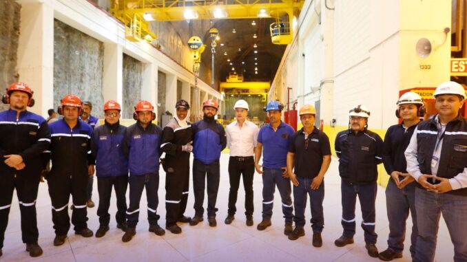 El presidente de la República, Daniel Noboa, en central hidroeléctrica Paute - Molino, este martes, 14 de enero de 2025. Imagen extraída de la cuenta de la Presidencia en X. El presidente de la República, Daniel Noboa, en central hidroeléctrica Paute - Molino, este martes, 14 de enero de 2025. Imagen extraída de la cuenta de la Presidencia en X.