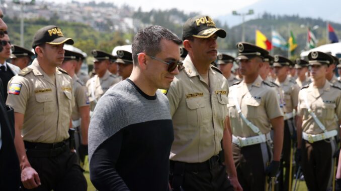 El presidente de la República, Daniel Noboa, en la Escuela Superior de Policía ‘General Enríquez Gallo’ , en Quito, este miércoles, 15 de enero de 2025. Foto extraída de la cuenta de la Presidencia en X. El presidente de la República, Daniel Noboa, en la Escuela Superior de Policía ‘General Enríquez Gallo’ , en Quito, este miércoles, 15 de enero de 2025. Foto extraída de la cuenta de la Presidencia en X.