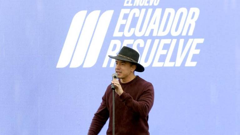 Noboa indicó que bajará el IVA al 8% por el feriado para impulsar el turismo