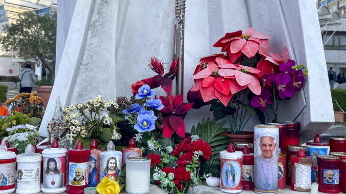 SÈptimo dÌa de hospitalizaciÛn del papa Francisco