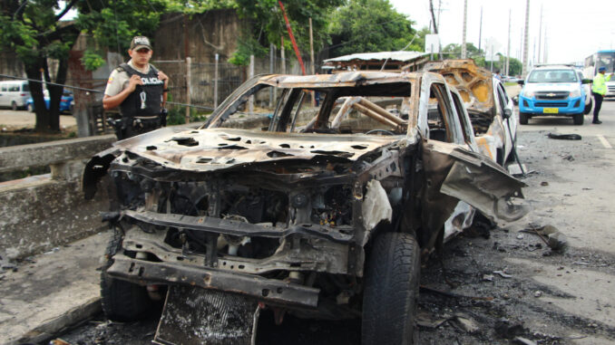 GYE-EXPLOSION CARROS PENI