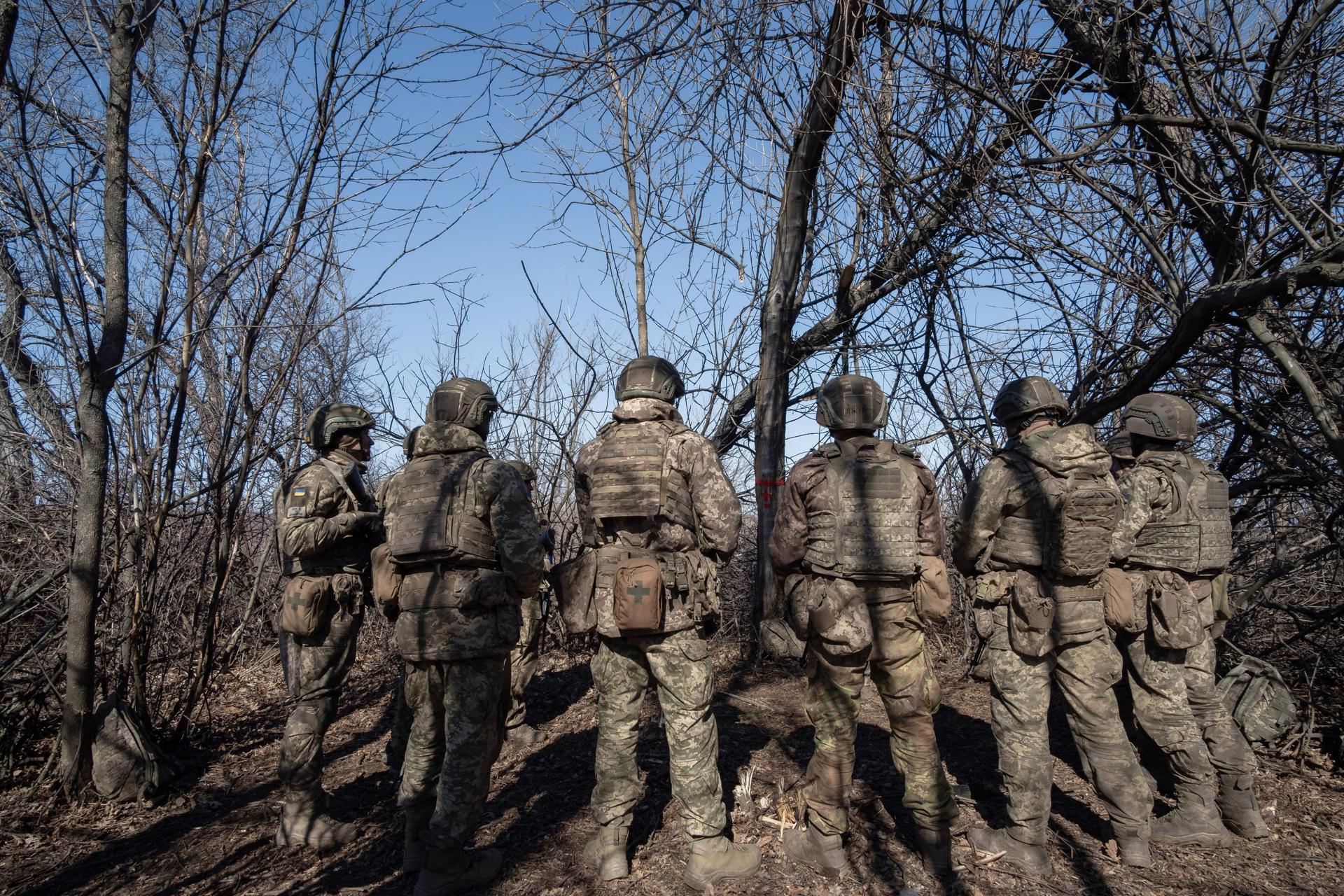 Ukrainian unit performs military training in Donetsk region