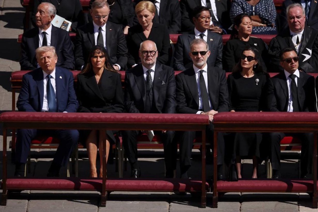 Noboa, en primera fila en el funeral del Papa Francisco, junto al Rey Felipe y cerca de Trump