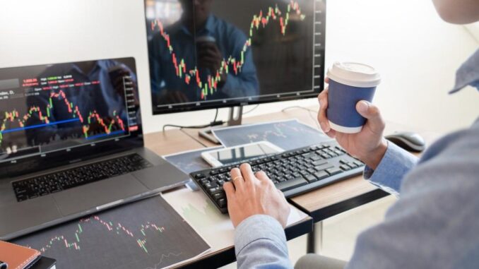 Navegar por el mundo del trading de criptomonedas puede ser desafiante, dado su carácter volátil. Sin embargo, las oportunidades adecuadas están al alcance de aquellos que poseen las habilidades y conocimientos necesarios. Seleccionar un bróker online confiable es crucial para aprovechar estas oportunidades del mercado. La plataforma ideal debe fomentar tu desarrollo como trader y ofrecer amplios recursos para aprender nuevas estrategias. Estos brókeres no aparecen de la nada, pero afortunadamente, en esta reseña de Go4Rex, te presentaré uno que destaca. La plataforma de trading go4rex.com es una herramienta integral, diseñada tanto para principiantes como para traders avanzados. Proporciona valiosas perspectivas sobre las tendencias del mercado en diferentes activos y te equipa con las herramientas necesarias para perfeccionar tus estrategias. Llena de funciones diseñadas para elevar tus habilidades de trading, esta plataforma merece un análisis más profundo. Vamos a explorar sus aspectos clave en esta reseña de Go4Rex. Alt text: Go4Rex logo Experimenta con Estrategias sin Riesgo Una de las principales preocupaciones de los traders al seleccionar una plataforma online es el miedo al fracaso. Sin embargo, la plataforma Go4Rex elimina esta preocupación con su función de cuenta demo. Esta herramienta destacada te permite experimentar sin ningún riesgo financiero, brindándote un espacio seguro para probar diversas estrategias y ganar confianza en tus decisiones. Esta característica es perfecta para desarrollar tu conocimiento en trading y ver cómo se desempeñan tus estrategias antes de invertir dinero real. La cuenta demo garantiza que puedas practicar y perfeccionar tu enfoque sin presión, ayudándote a determinar qué estrategias funcionan mejor para tu estilo de trading. Seguridad Inigualable con Verificación de Usuarios Proteger tu información personal y financiera es fundamental en el mundo del trading online. La plataforma go4rex.com se toma esta responsabilidad en serio, empleando estrictos protocolos de "Conozca a su Cliente" (KYC, por sus siglas en inglés) para verificar la identidad de los usuarios y asegurar un entorno de trading seguro. Al centrarse en la seguridad de los datos, la plataforma crea un espacio seguro donde los usuarios pueden operar con tranquilidad. Durante el proceso de registro, solo se requieren los detalles esenciales, los cuales se someten a una verificación rigurosa para prevenir fraudes y mantener una experiencia de trading segura. Este enfoque cuidadoso asegura que tu información esté protegida, brindándote confianza en el compromiso de la plataforma con la protección de tus datos. Alt text: Go4Rex homepage Recursos Educativos para Afilar tus Habilidades Lo que distingue a la plataforma go4rex.com es su amplia oferta de recursos educativos diseñados para traders de todos los niveles. Ya seas un principiante o un trader experimentado, encontrarás materiales que te ayudarán a mejorar. Los traders novatos pueden acceder a lecciones detalladas sobre la dinámica del mercado y familiarizarse con la terminología esencial del trading. Para los traders más experimentados, la plataforma ofrece oportunidades de networking para conectarse con profesionales de la industria. Al aprender de las experiencias de otros, puedes refinar tus estrategias y tomar decisiones más informadas, mejorando aún más tus habilidades en el trading. Trading Fluido con una Interfaz Intuitiva En el mundo acelerado de hoy, la conveniencia es una prioridad en todos los aspectos de la vida, incluido el trading online. La plataforma go4rex.com entiende esto, proporcionando una interfaz fácil de usar que mejora tu experiencia de trading. Puedes acceder al tablero de trading sin necesidad de descargar o instalar ningún software, lo que facilita operar desde cualquier lugar. Gracias a su alcance global, la plataforma go4rex.com te permite operar desde cualquier lugar con una conexión a internet estable. La plataforma basada en la web optimiza todo el proceso, ofreciendo a los traders una experiencia fluida y conveniente sin importar su ubicación. ¿Es Go4Rex una Estafa o es Legítima? La seguridad y la confianza son fundamentales en el trading online. La plataforma go4rex.com demuestra su compromiso con estos principios implementando medidas contra el lavado de dinero (AML) junto con los protocolos KYC. Con tecnología de cifrado avanzada, la plataforma asegura que tus datos estén protegidos, lo que solidifica su legitimidad y confiabilidad. Conclusión En conclusión, esta reseña de Go4Rex destaca una plataforma que pone un fuerte énfasis tanto en la seguridad como en la experiencia del usuario. Su enfoque en proporcionar a los traders un entorno de trading seguro, confiable y fluido la convierte en un punto destacado en el mercado. Con su dedicación a la satisfacción del trader y medidas de seguridad sólidas, la plataforma go4rex.com es una excelente opción para aquellos que buscan un socio confiable en su viaje de trading. Ya sea que estés comenzando o seas un trader experimentado, esta plataforma tiene todo lo que necesitas para tener éxito. Navegar por el mundo del trading de criptomonedas puede ser desafiante, dado su carácter volátil. Sin embargo, las oportunidades adecuadas están al alcance de aquellos que poseen las habilidades y conocimientos necesarios. Seleccionar un bróker online confiable es crucial para aprovechar estas oportunidades del mercado. La plataforma ideal debe fomentar tu desarrollo como trader y ofrecer amplios recursos para aprender nuevas estrategias. Estos brókeres no aparecen de la nada, pero afortunadamente, en esta reseña de Go4Rex, te presentaré uno que destaca. La plataforma de trading go4rex.com es una herramienta integral, diseñada tanto para principiantes como para traders avanzados. Proporciona valiosas perspectivas sobre las tendencias del mercado en diferentes activos y te equipa con las herramientas necesarias para perfeccionar tus estrategias. Llena de funciones diseñadas para elevar tus habilidades de trading, esta plataforma merece un análisis más profundo. Vamos a explorar sus aspectos clave en esta reseña de Go4Rex. Alt text: Go4Rex logo Experimenta con Estrategias sin Riesgo Una de las principales preocupaciones de los traders al seleccionar una plataforma online es el miedo al fracaso. Sin embargo, la plataforma Go4Rex elimina esta preocupación con su función de cuenta demo. Esta herramienta destacada te permite experimentar sin ningún riesgo financiero, brindándote un espacio seguro para probar diversas estrategias y ganar confianza en tus decisiones. Esta característica es perfecta para desarrollar tu conocimiento en trading y ver cómo se desempeñan tus estrategias antes de invertir dinero real. La cuenta demo garantiza que puedas practicar y perfeccionar tu enfoque sin presión, ayudándote a determinar qué estrategias funcionan mejor para tu estilo de trading. Seguridad Inigualable con Verificación de Usuarios Proteger tu información personal y financiera es fundamental en el mundo del trading online. La plataforma go4rex.com se toma esta responsabilidad en serio, empleando estrictos protocolos de "Conozca a su Cliente" (KYC, por sus siglas en inglés) para verificar la identidad de los usuarios y asegurar un entorno de trading seguro. Al centrarse en la seguridad de los datos, la plataforma crea un espacio seguro donde los usuarios pueden operar con tranquilidad. Durante el proceso de registro, solo se requieren los detalles esenciales, los cuales se someten a una verificación rigurosa para prevenir fraudes y mantener una experiencia de trading segura. Este enfoque cuidadoso asegura que tu información esté protegida, brindándote confianza en el compromiso de la plataforma con la protección de tus datos. Alt text: Go4Rex homepage Recursos Educativos para Afilar tus Habilidades Lo que distingue a la plataforma go4rex.com es su amplia oferta de recursos educativos diseñados para traders de todos los niveles. Ya seas un principiante o un trader experimentado, encontrarás materiales que te ayudarán a mejorar. Los traders novatos pueden acceder a lecciones detalladas sobre la dinámica del mercado y familiarizarse con la terminología esencial del trading. Para los traders más experimentados, la plataforma ofrece oportunidades de networking para conectarse con profesionales de la industria. Al aprender de las experiencias de otros, puedes refinar tus estrategias y tomar decisiones más informadas, mejorando aún más tus habilidades en el trading. Trading Fluido con una Interfaz Intuitiva En el mundo acelerado de hoy, la conveniencia es una prioridad en todos los aspectos de la vida, incluido el trading online. La plataforma go4rex.com entiende esto, proporcionando una interfaz fácil de usar que mejora tu experiencia de trading. Puedes acceder al tablero de trading sin necesidad de descargar o instalar ningún software, lo que facilita operar desde cualquier lugar. Gracias a su alcance global, la plataforma go4rex.com te permite operar desde cualquier lugar con una conexión a internet estable. La plataforma basada en la web optimiza todo el proceso, ofreciendo a los traders una experiencia fluida y conveniente sin importar su ubicación. ¿Es Go4Rex una Estafa o es Legítima? La seguridad y la confianza son fundamentales en el trading online. La plataforma go4rex.com demuestra su compromiso con estos principios implementando medidas contra el lavado de dinero (AML) junto con los protocolos KYC. Con tecnología de cifrado avanzada, la plataforma asegura que tus datos estén protegidos, lo que solidifica su legitimidad y confiabilidad. Conclusión En conclusión, esta reseña de Go4Rex destaca una plataforma que pone un fuerte énfasis tanto en la seguridad como en la experiencia del usuario. Su enfoque en proporcionar a los traders un entorno de trading seguro, confiable y fluido la convierte en un punto destacado en el mercado. Con su dedicación a la satisfacción del trader y medidas de seguridad sólidas, la plataforma go4rex.com es una excelente opción para aquellos que buscan un socio confiable en su viaje de trading. Ya sea que estés comenzando o seas un trader experimentado, esta plataforma tiene todo lo que necesitas para tener éxito.