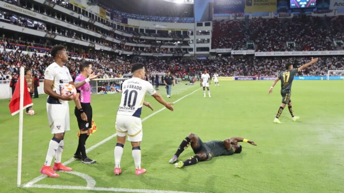 Quito, 18 de abril de 2025. Novena fecha de la primera etapa LigaPro Ecuabet: Liga Deportiva Universitaria vs Aucas en el estadio Rodrigo Paz Delgado. API / HAMILTON LÓPEZ