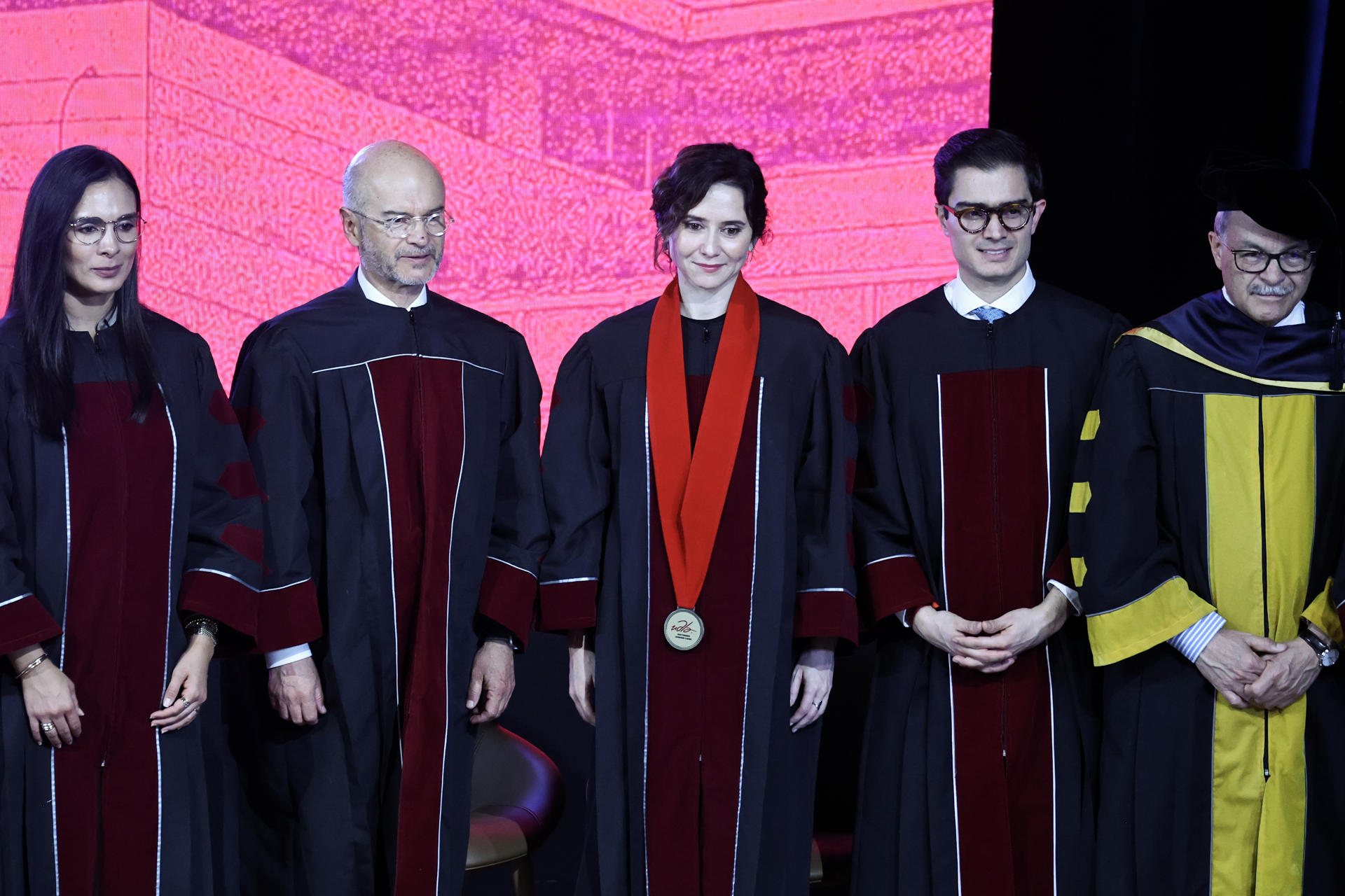 Isabel Díaz Ayuso investida doctora honoris causa en Ecuador