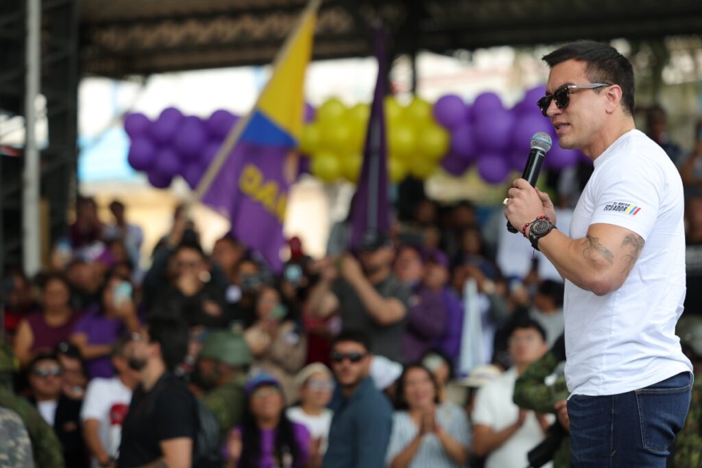 Noboa cumple agenda en Chimborazo y arremete contra Luisa