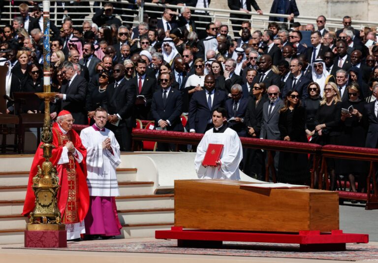 El texto completo de la homilía del funeral de Francisco