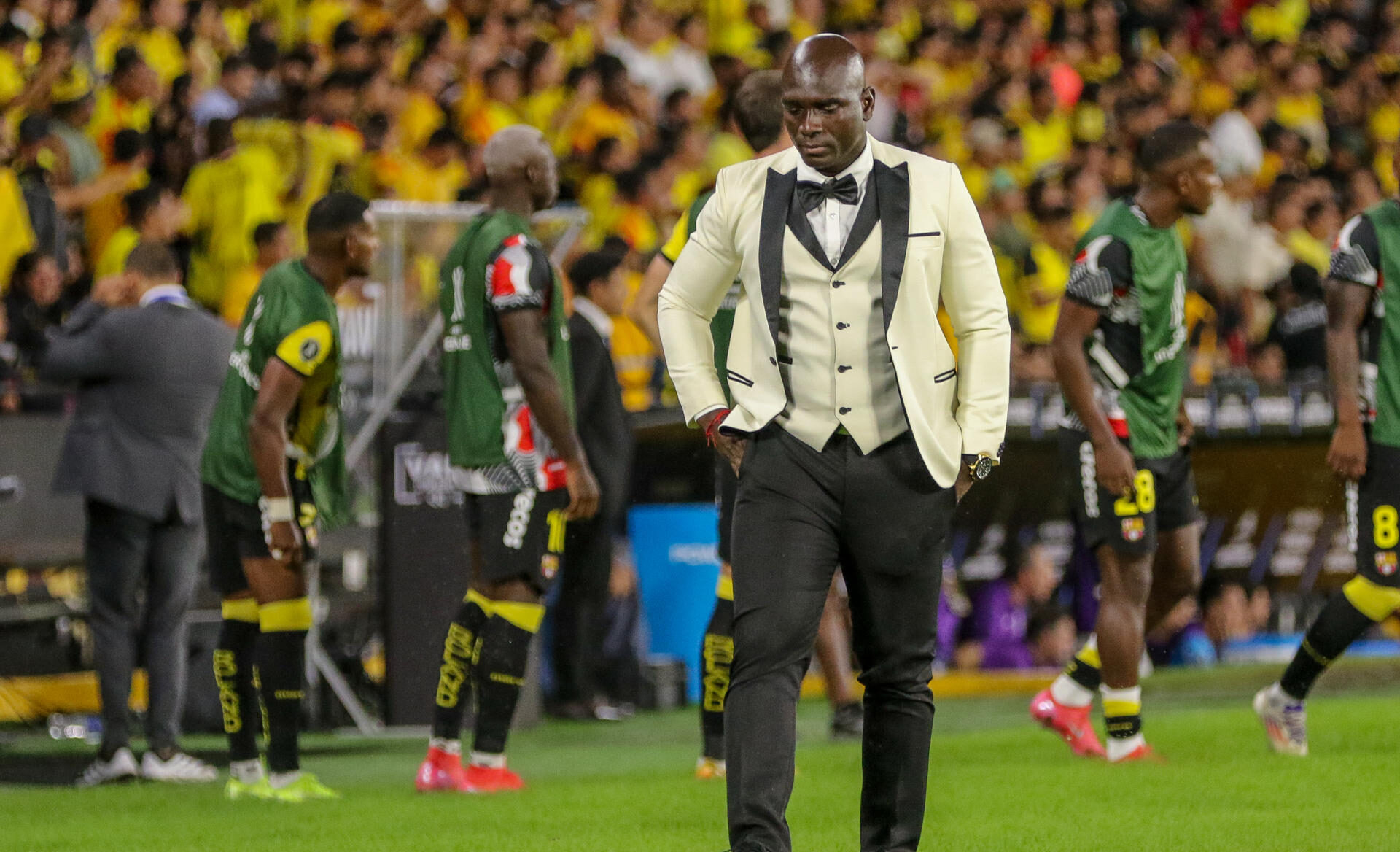 Ecuador se viste de amarillo por centenario de BSC