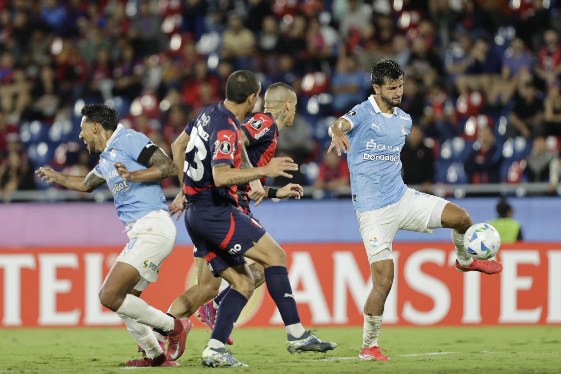 2-2. Sporting Cristal sorprende a Cerro Porteño y suma su primer punto