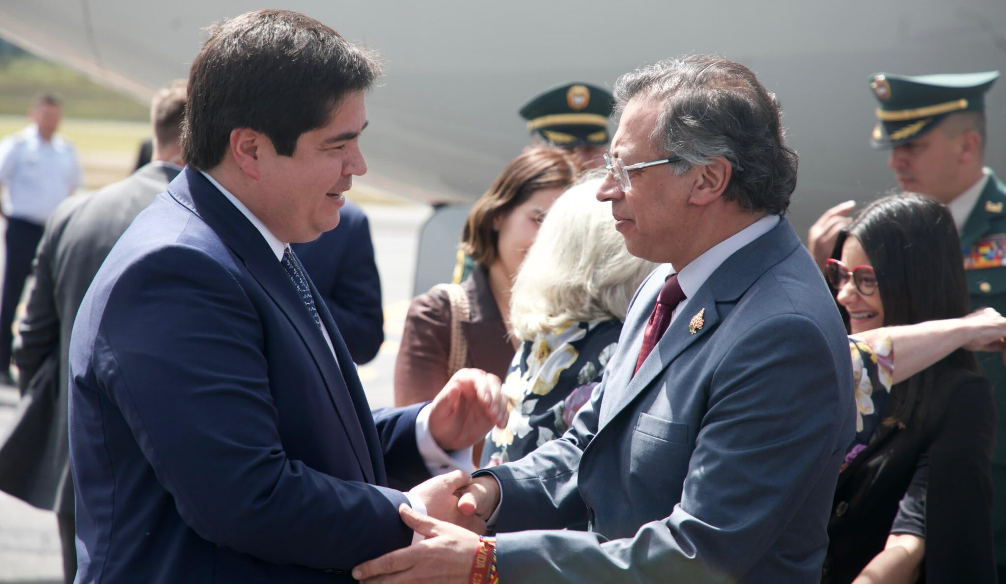 Embajador Félix regresa desde Bogotá, a pedido de Cancillería