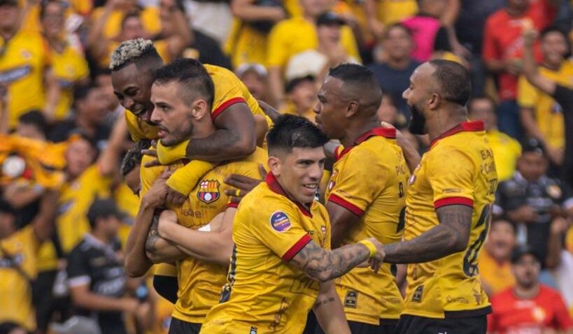 2-0. Barcelona vence a Emelec con doblete de Rivero