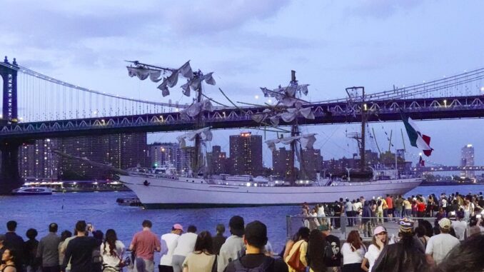 Mexican Navy training ship hits Brooklyn Bridge in New York