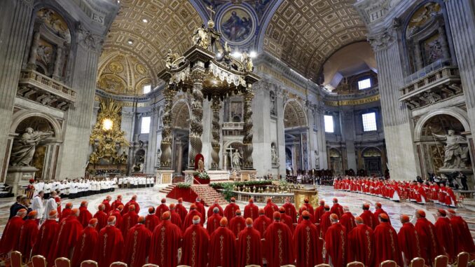 Quinta Misa de Novemdiale en memoria del Papa Francisco en el Vaticano