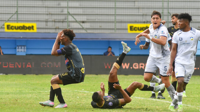 FBL-LIGAPRO-DELFIN-MANTA