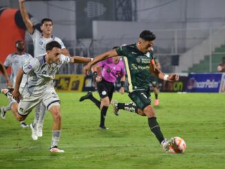 Machala, 25 de agosto, Orense SC empata 1x1 con Delf√≠n SC por la fecha 26 de la LigaPro 2025, en el estadio 9 de Mayo. Gol Pedro Pablo Velasco. Foto API. Gleen Su√°rez