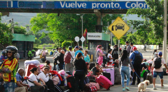 Frontera-colombo-venezolana-cerrada-por-elecciones-en-Venezuela.-EFE-1-750x375