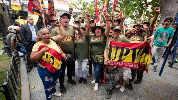 Venezuela intensifica alistamiento militar tras tensiones con EE.UU.