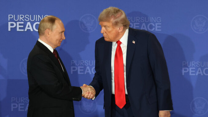 Trump dice que su reunión con Putin fue "extremadamente productiva"