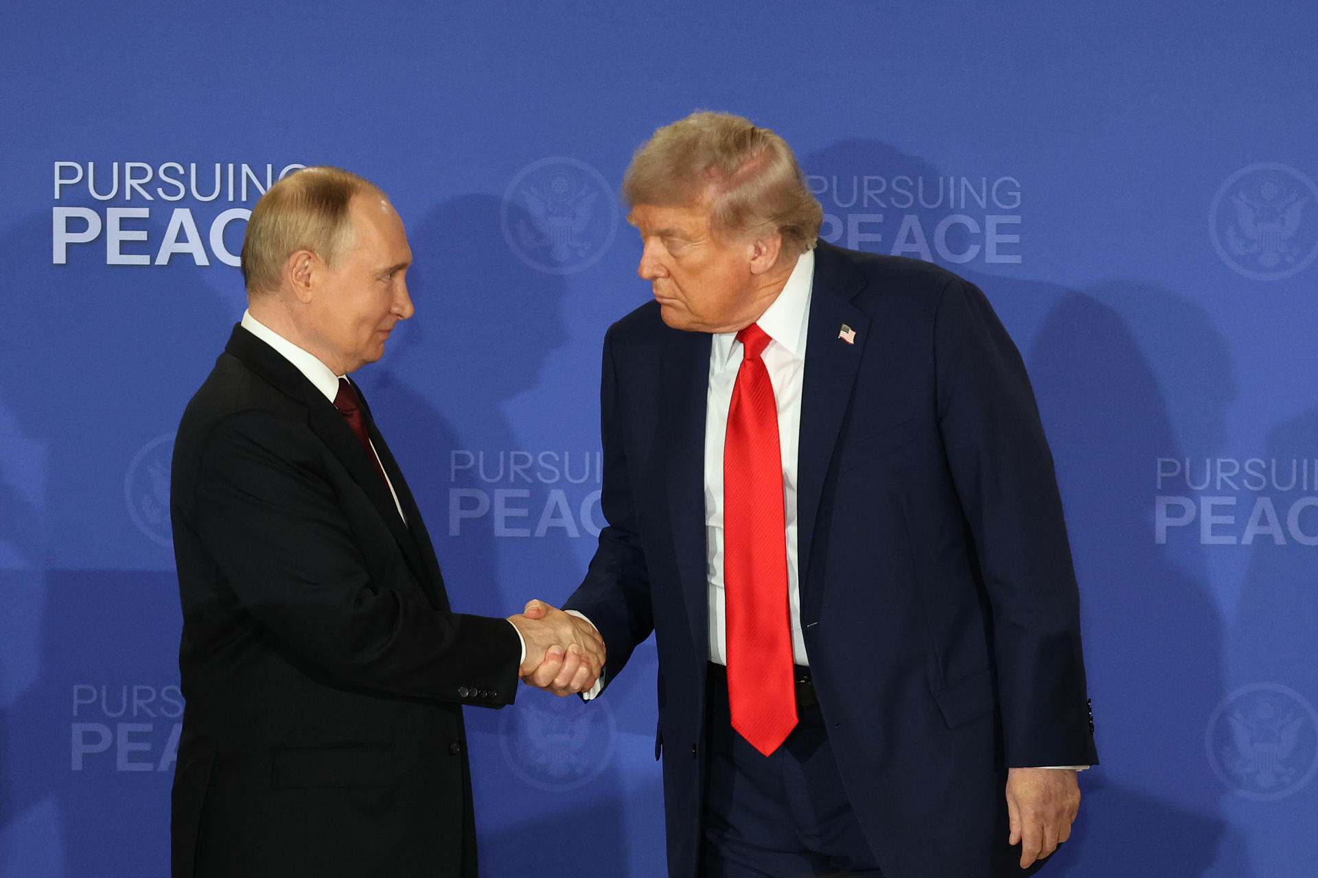 Trump dice que su reunión con Putin fue «extremadamente productiva»