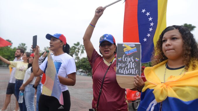 20250109144371-gye-concentracion-venezolanos (1)
