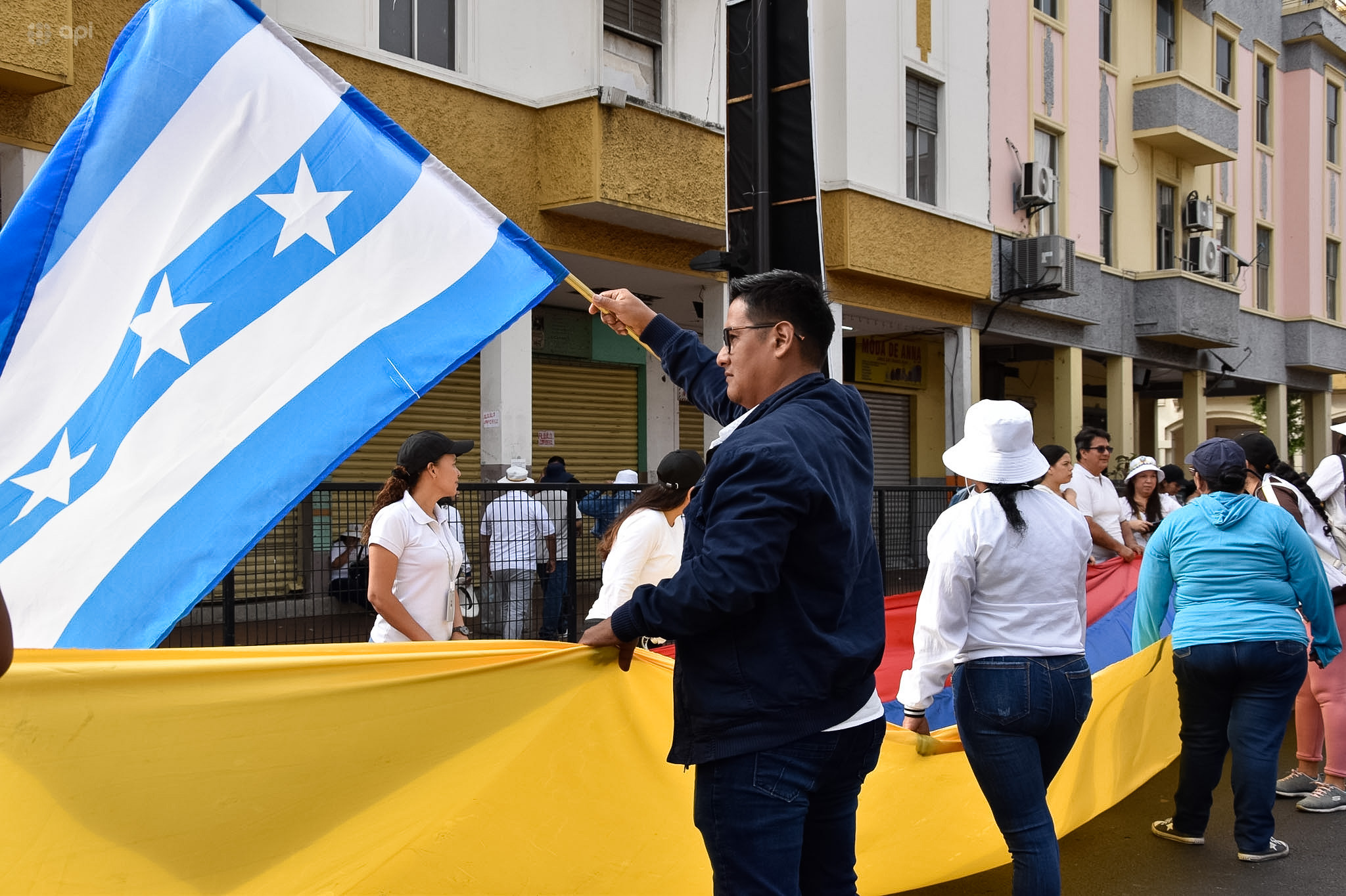 GYE-MARCHA GOBIERNO NOBOA GYE-MARCHA GOBIERNO NOBOA
