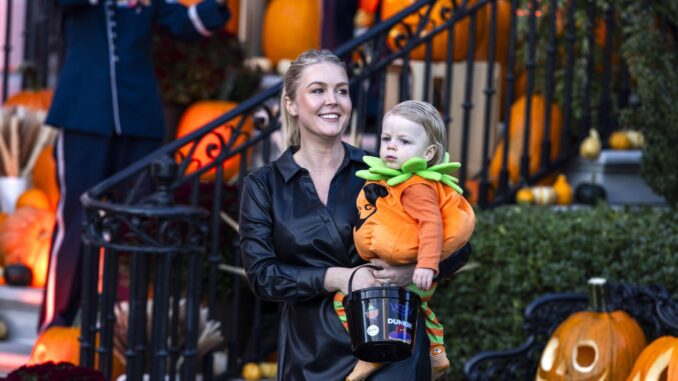 White House hosts Halloween celebration on South Lawn