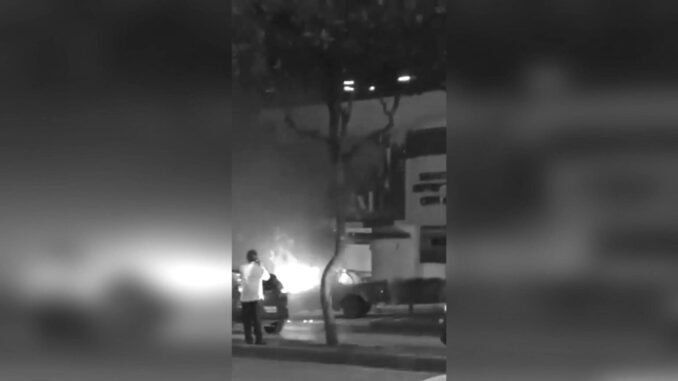 Al menos un fallecido y dos heridos tras la explosiÛn de un vehÌculo en Ecuador