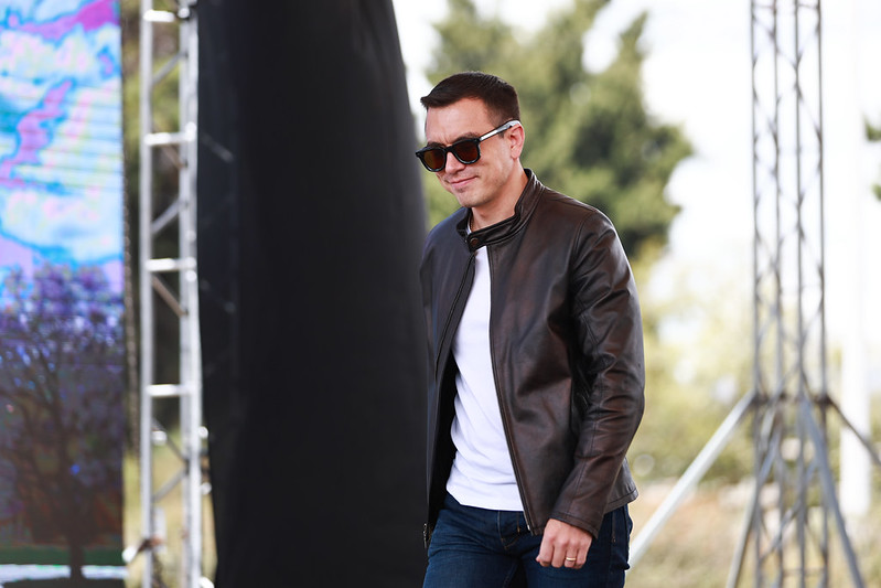 Riesgo país de Ecuador cae al más bajo desde 2019