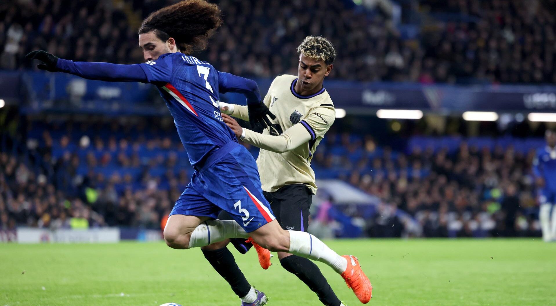 Sánchez: «Cucurella tiene a Yamal en el bolsillo»