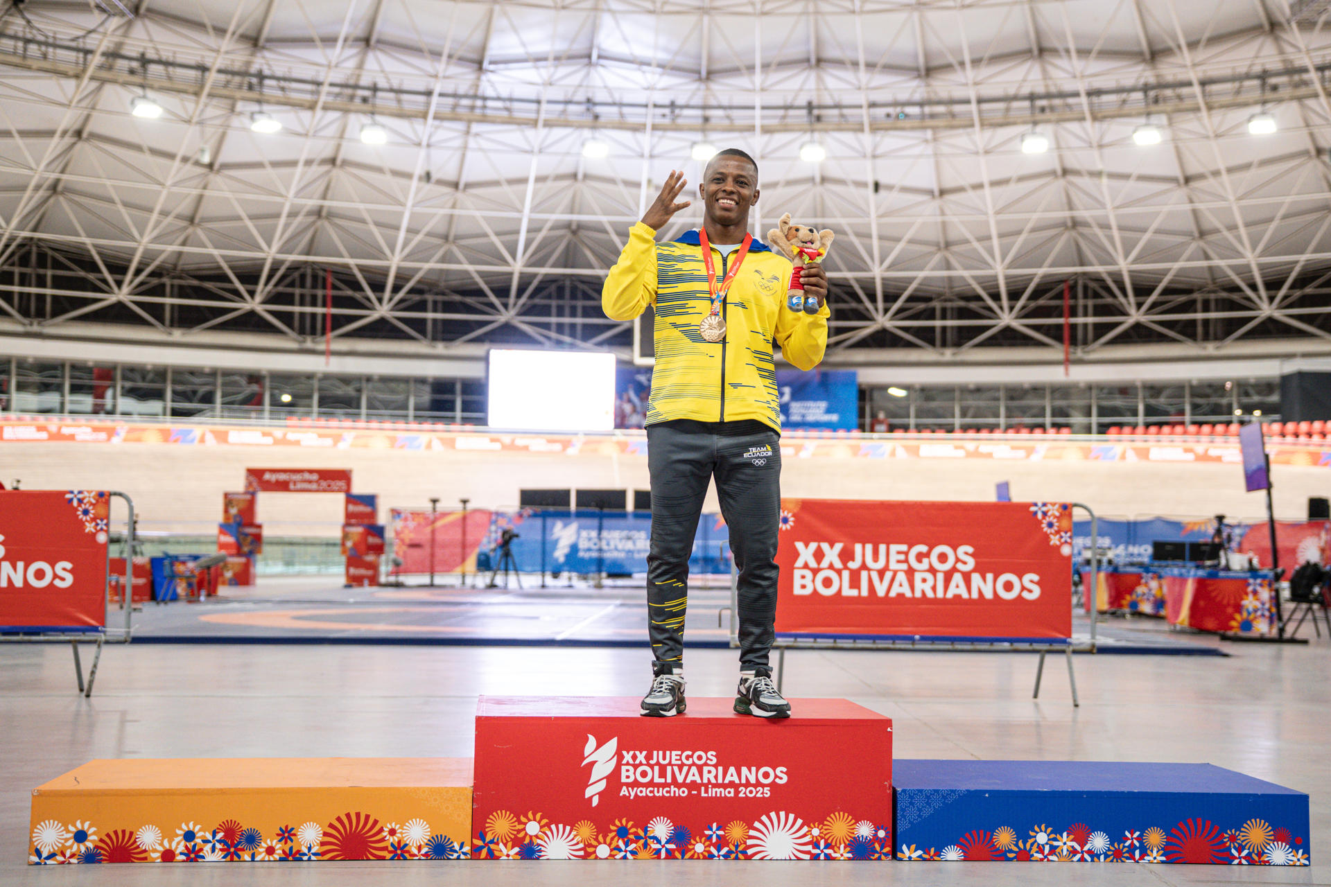 Montaño gana para Ecuador oro en lucha grecorromana